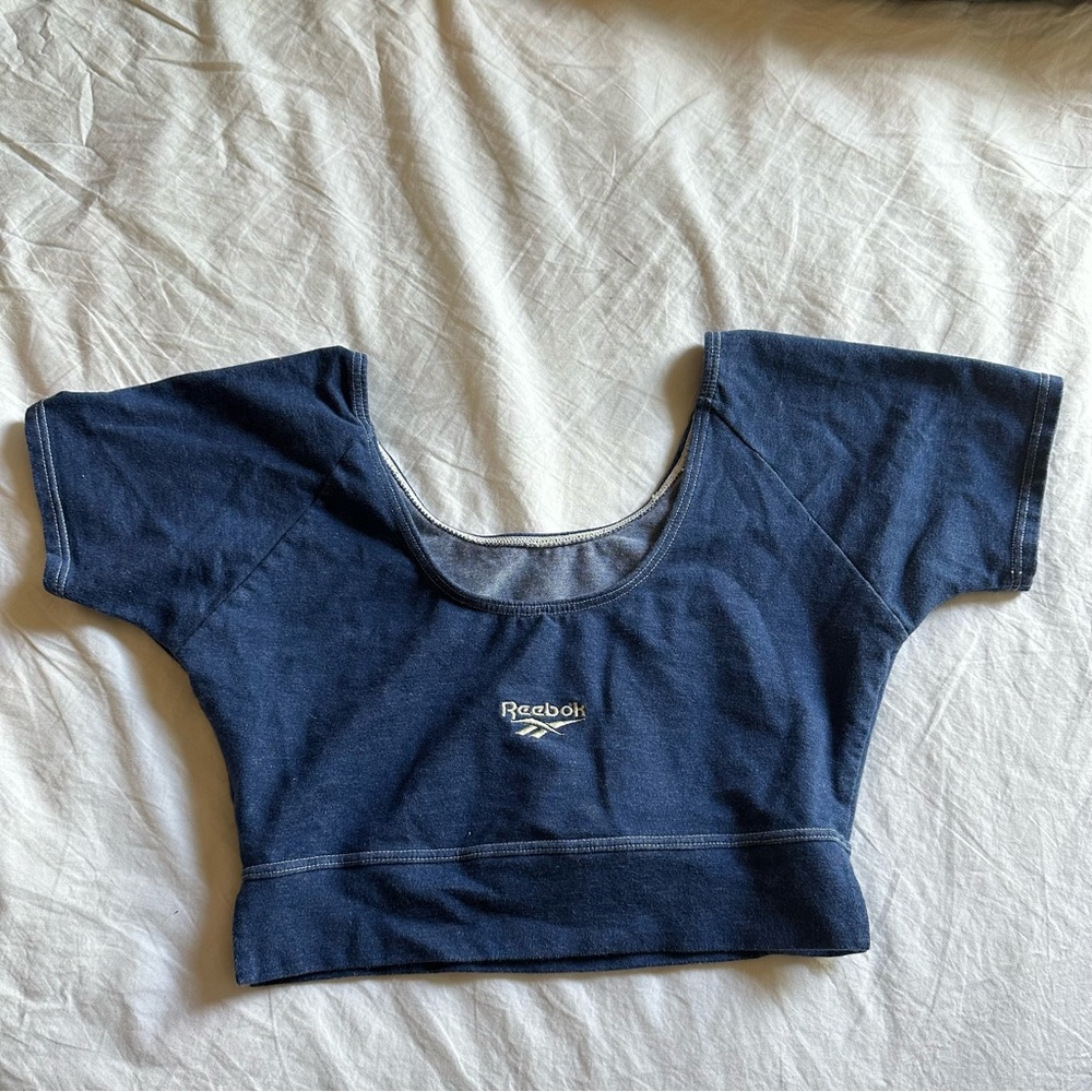 Reebok Women’s medium blue short sleeve crop top